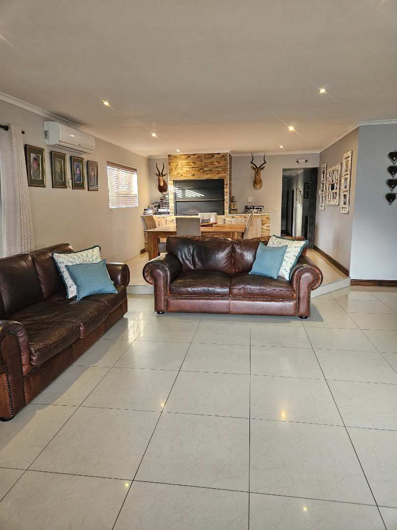 To Let 4 Bedroom Property for Rent in Kamma Heights Eastern Cape